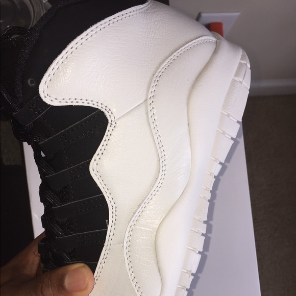 “He’s Back” Air Jordan retro 10| DS 10.5 - Picture 3 of 4